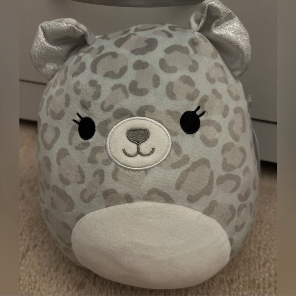 Squishmallow Leopard Silver-Dohna